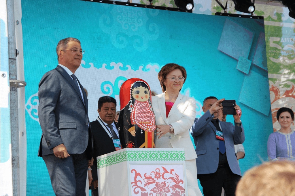 14 майҙа Өфөлә «Бөтә донъя фольклориадаһына 50 көн» кирегә һанау майҙанын асыу тантанаһы үтте